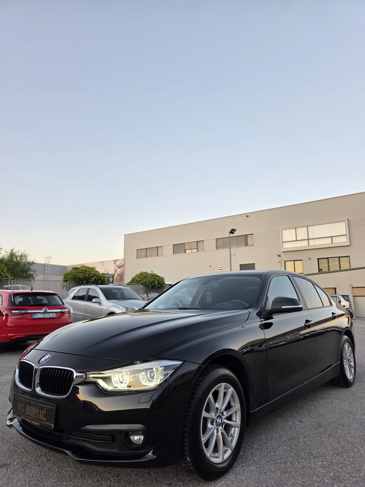 BMW serija 3 318d, fotografija 14