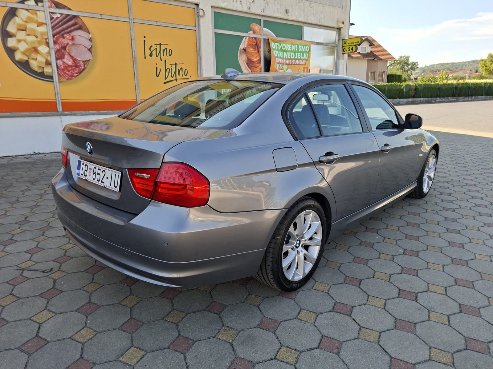 BMW serija 3 318d, fotografija 6