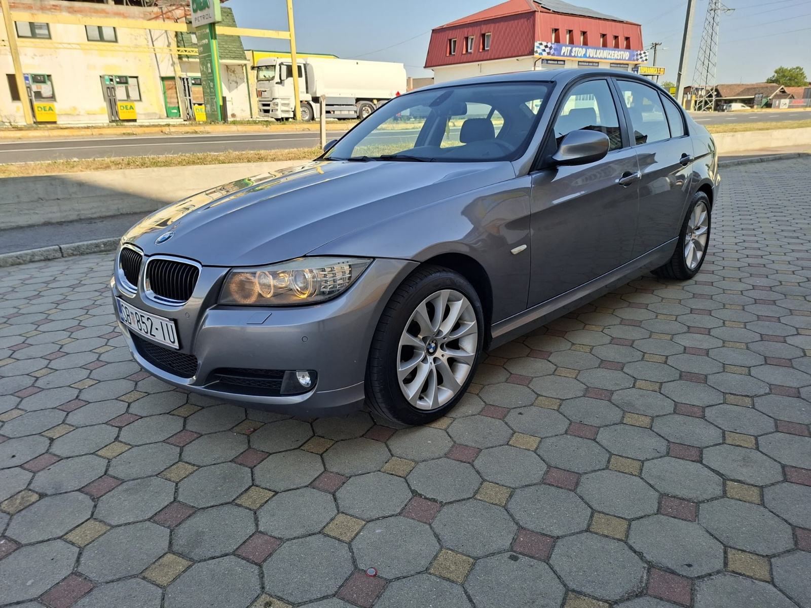 BMW serija 3 318d, fotografija 2