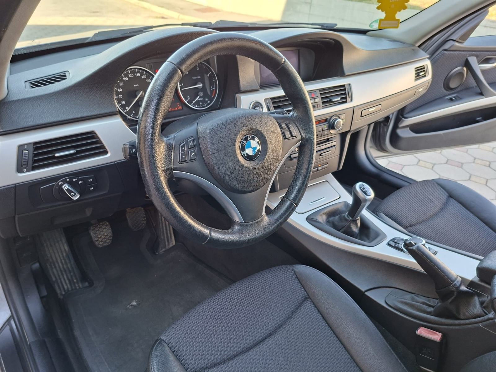 BMW serija 3 318d, fotografija 9