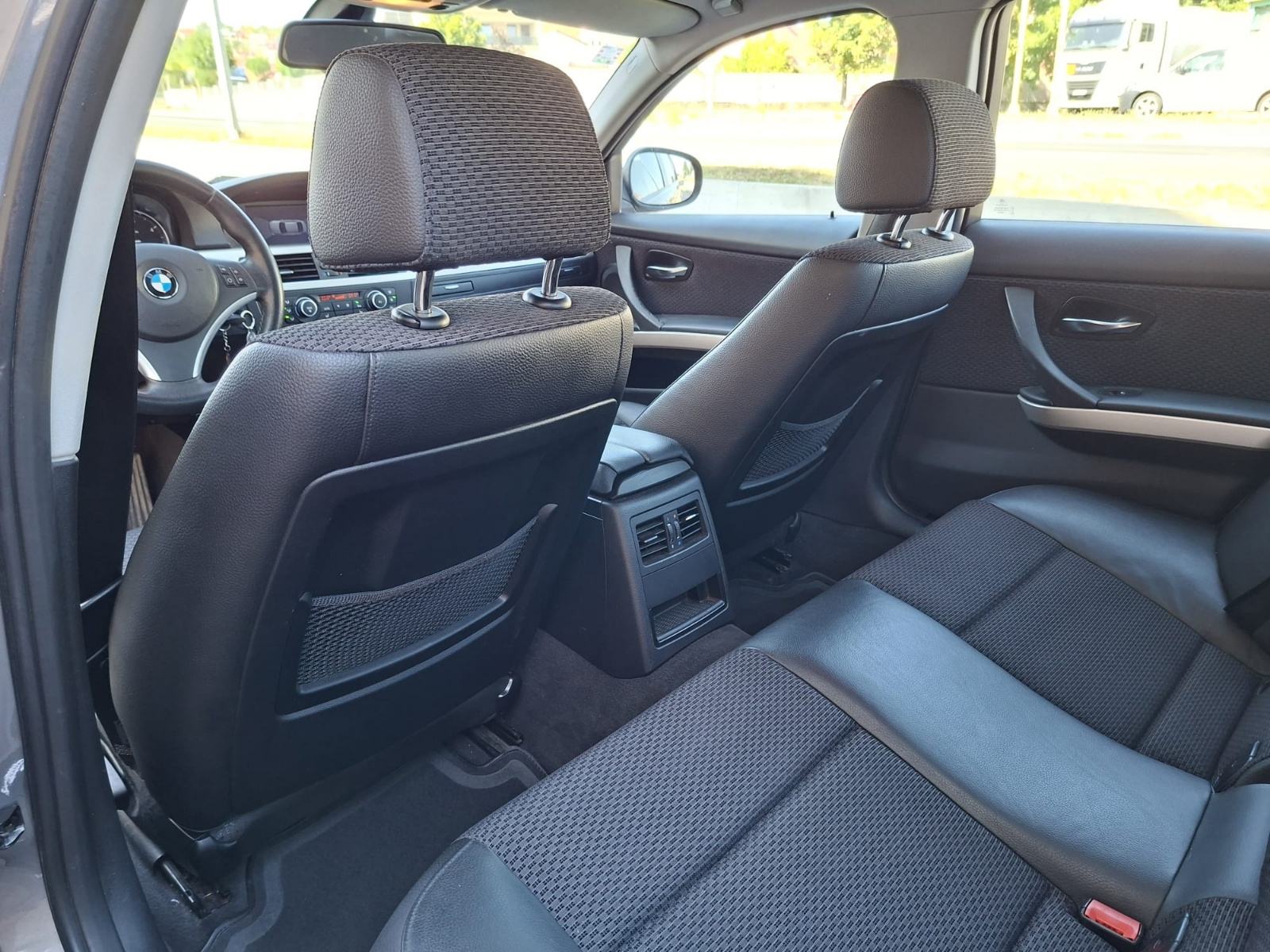 BMW serija 3 318d, fotografija 8