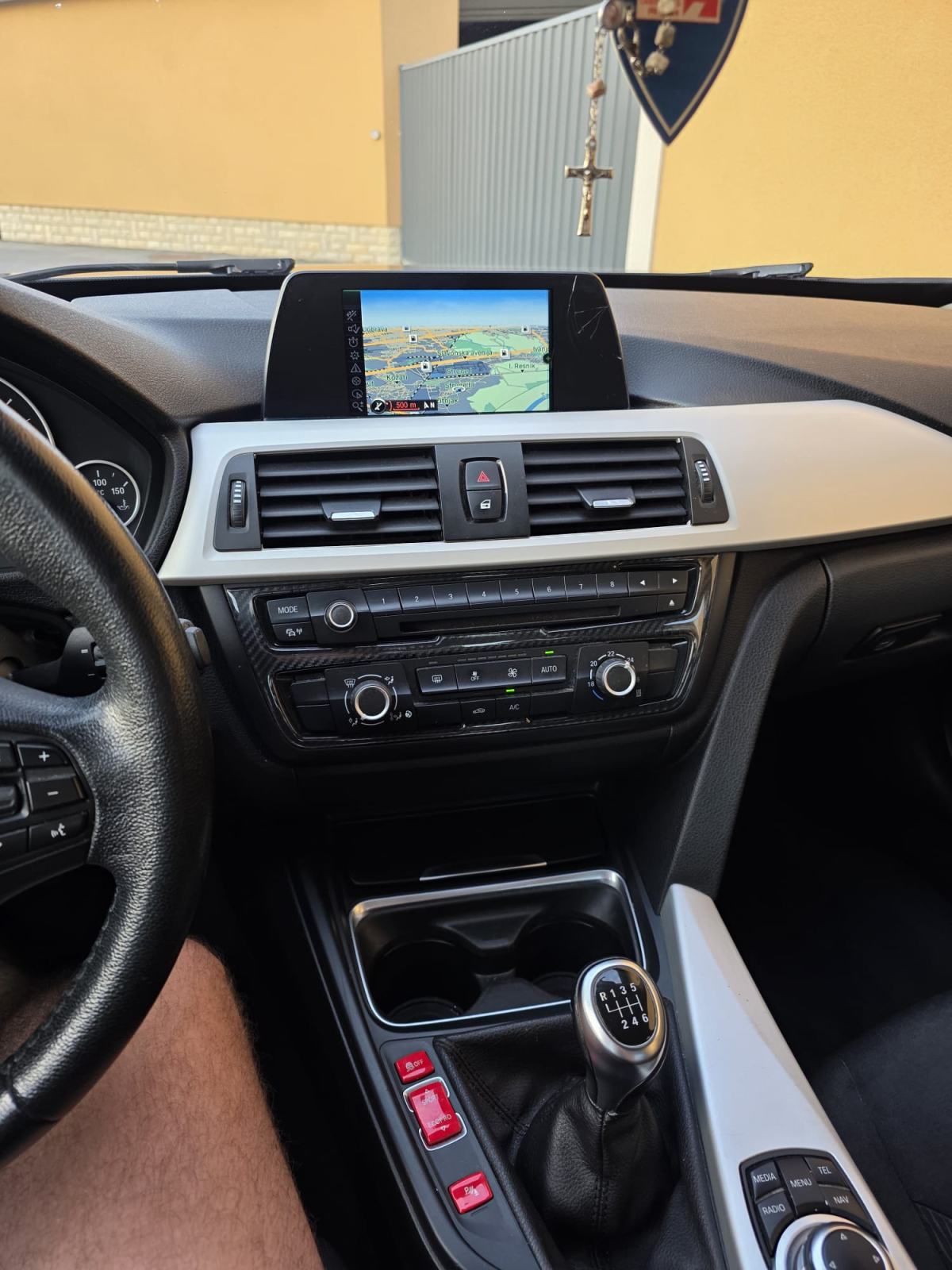BMW 318D - 2.0 MOTOR - REG 1 GOD - ORG KM - PRILIKA !, fotografija 13