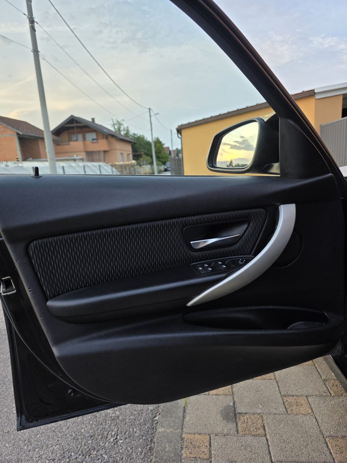 BMW 318D - 2.0 MOTOR - REG 1 GOD - ORG KM - PRILIKA !, fotografija 11