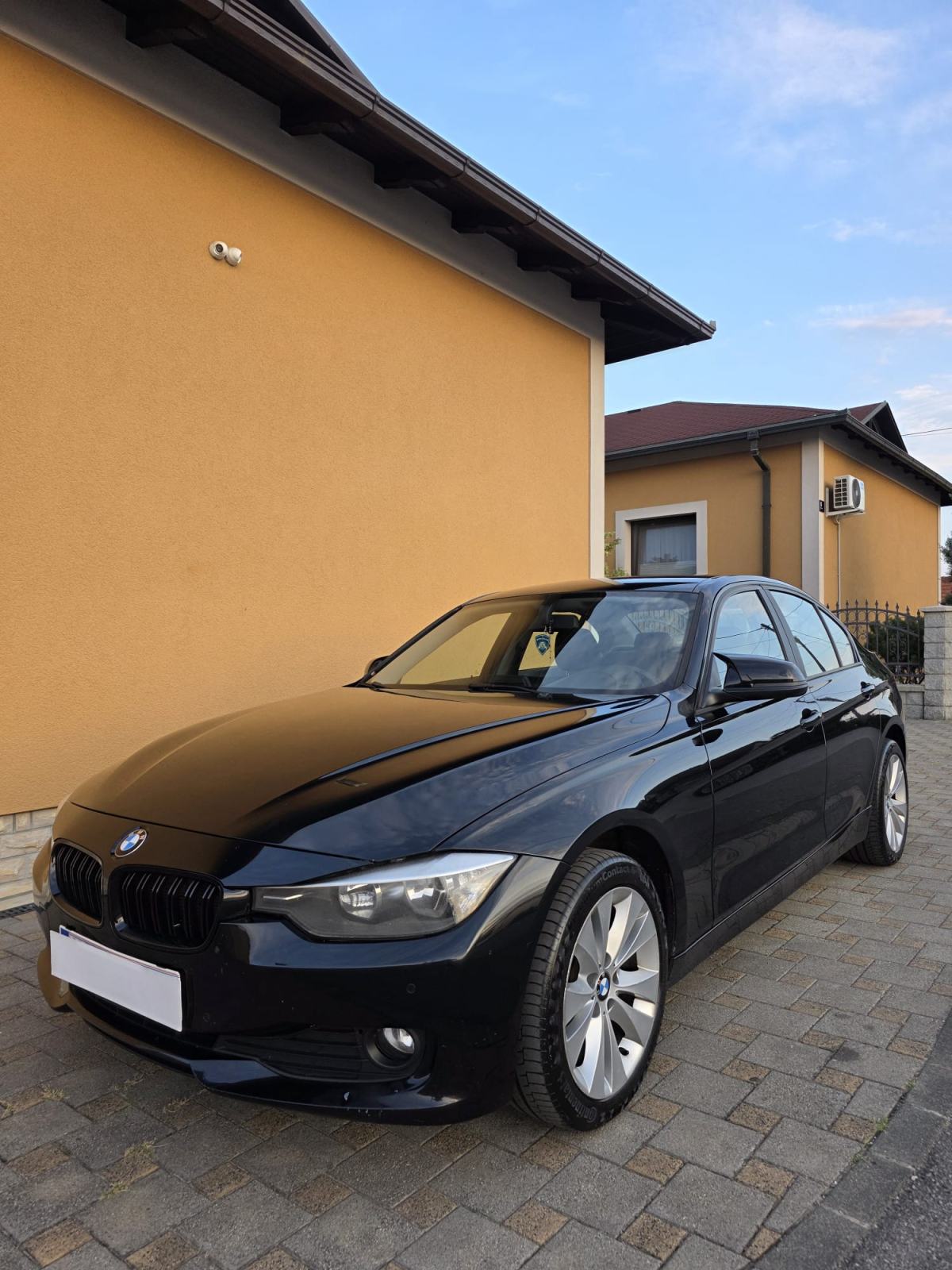 BMW 318D - 2.0 MOTOR - REG 1 GOD - ORG KM - PRILIKA !, fotografija 5