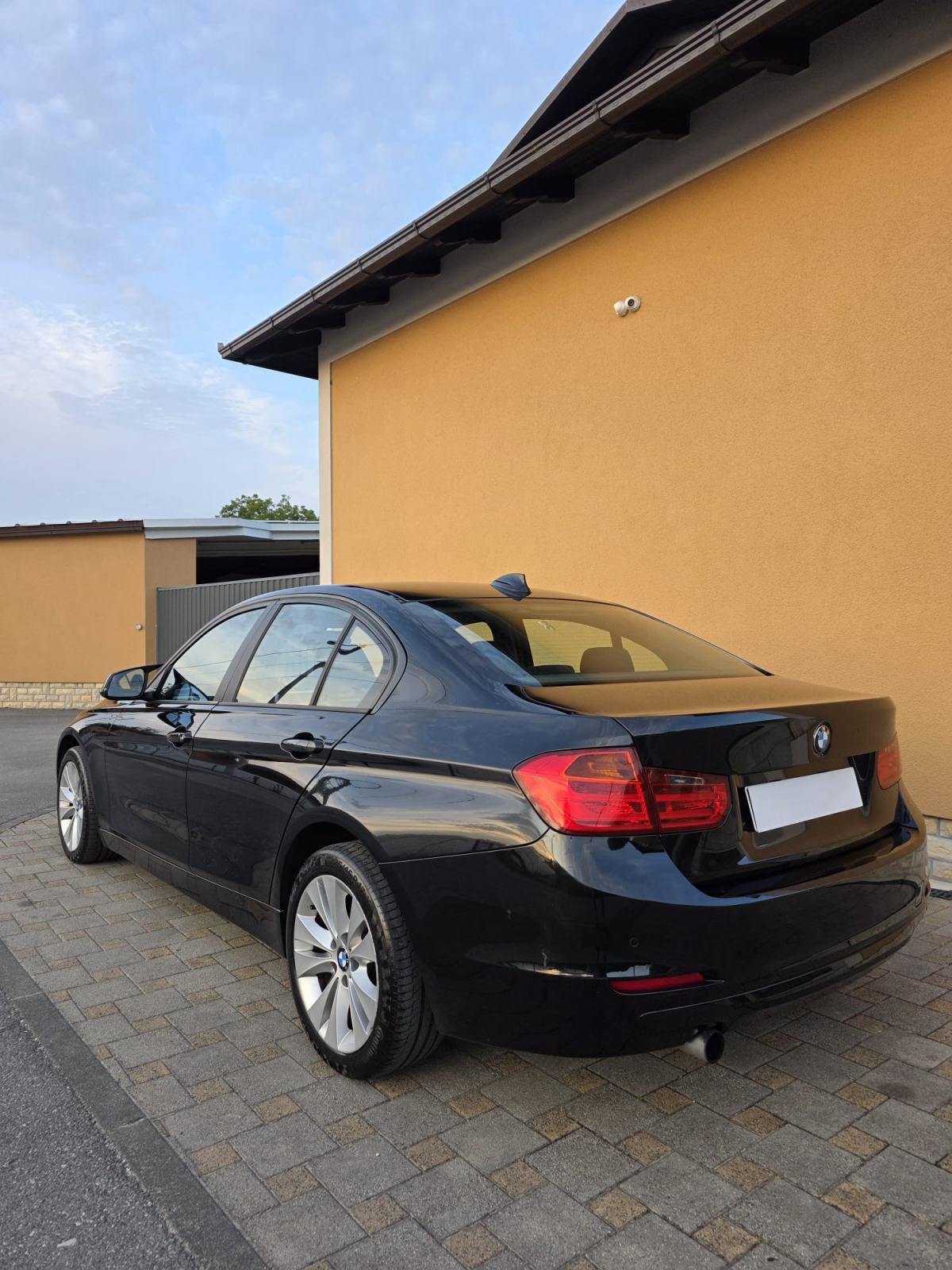 BMW 318D - 2.0 MOTOR - REG 1 GOD - ORG KM - PRILIKA !, fotografija 7