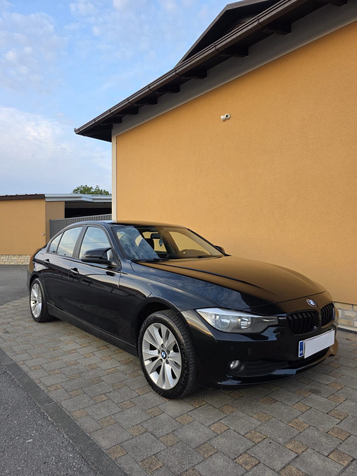 BMW 318D - 2.0 MOTOR - REG 1 GOD - ORG KM - PRILIKA !, fotografija 1