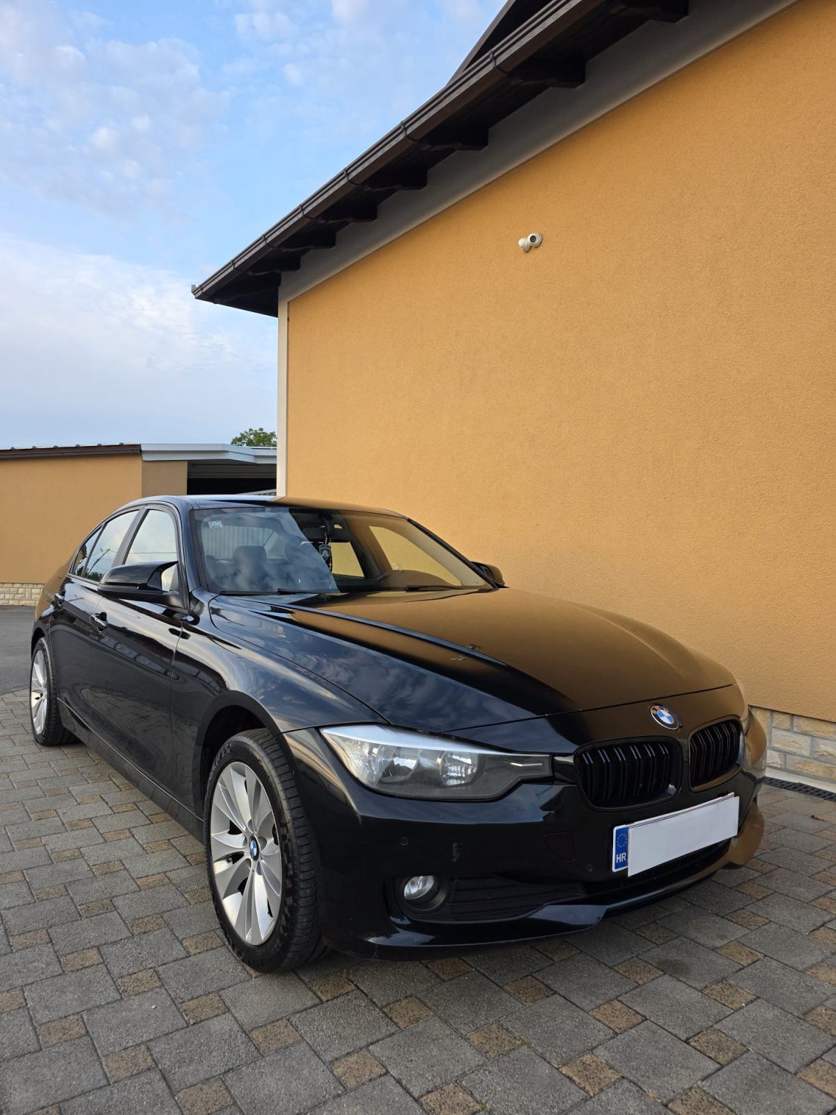 BMW 318D - 2.0 MOTOR - REG 1 GOD - ORG KM - PRILIKA !, fotografija 2