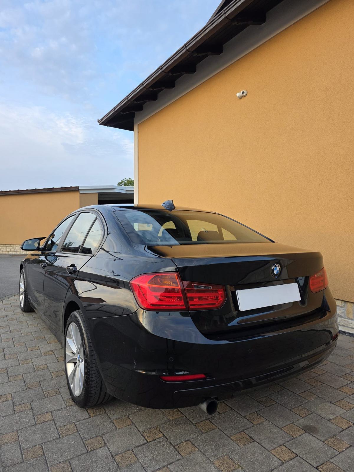 BMW 318D - 2.0 MOTOR - REG 1 GOD - ORG KM - PRILIKA !, fotografija 6