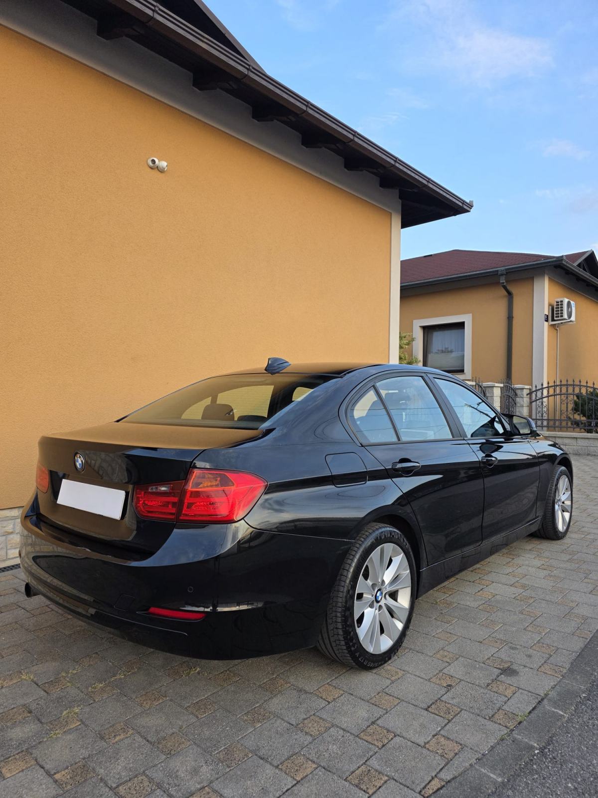 BMW 318D - 2.0 MOTOR - REG 1 GOD - ORG KM - PRILIKA !, fotografija 10