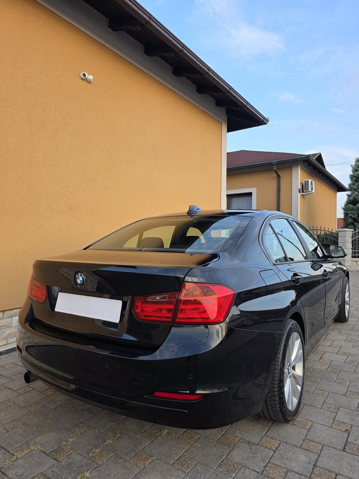 BMW 318D - 2.0 MOTOR - REG 1 GOD - ORG KM - PRILIKA !, fotografija 9
