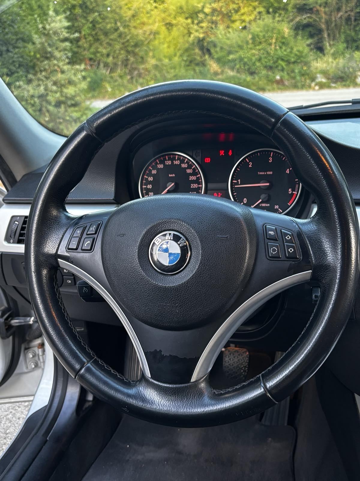 BMW serija 3 318d, fotografija 6
