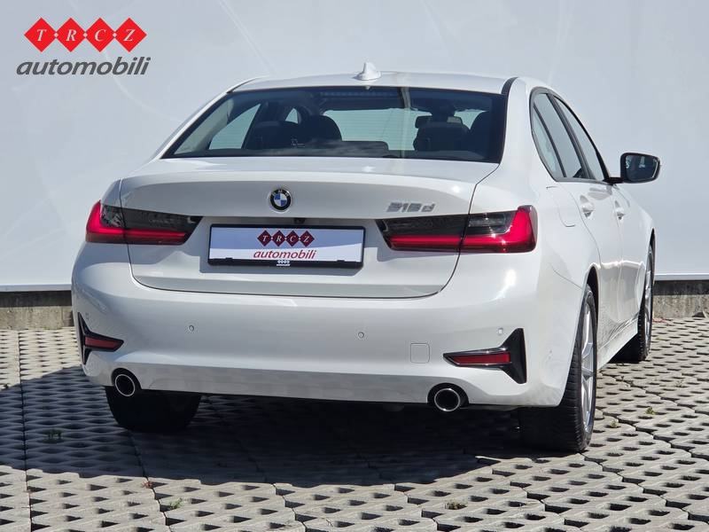 BMW SERIJA 3 318d, fotografija 3