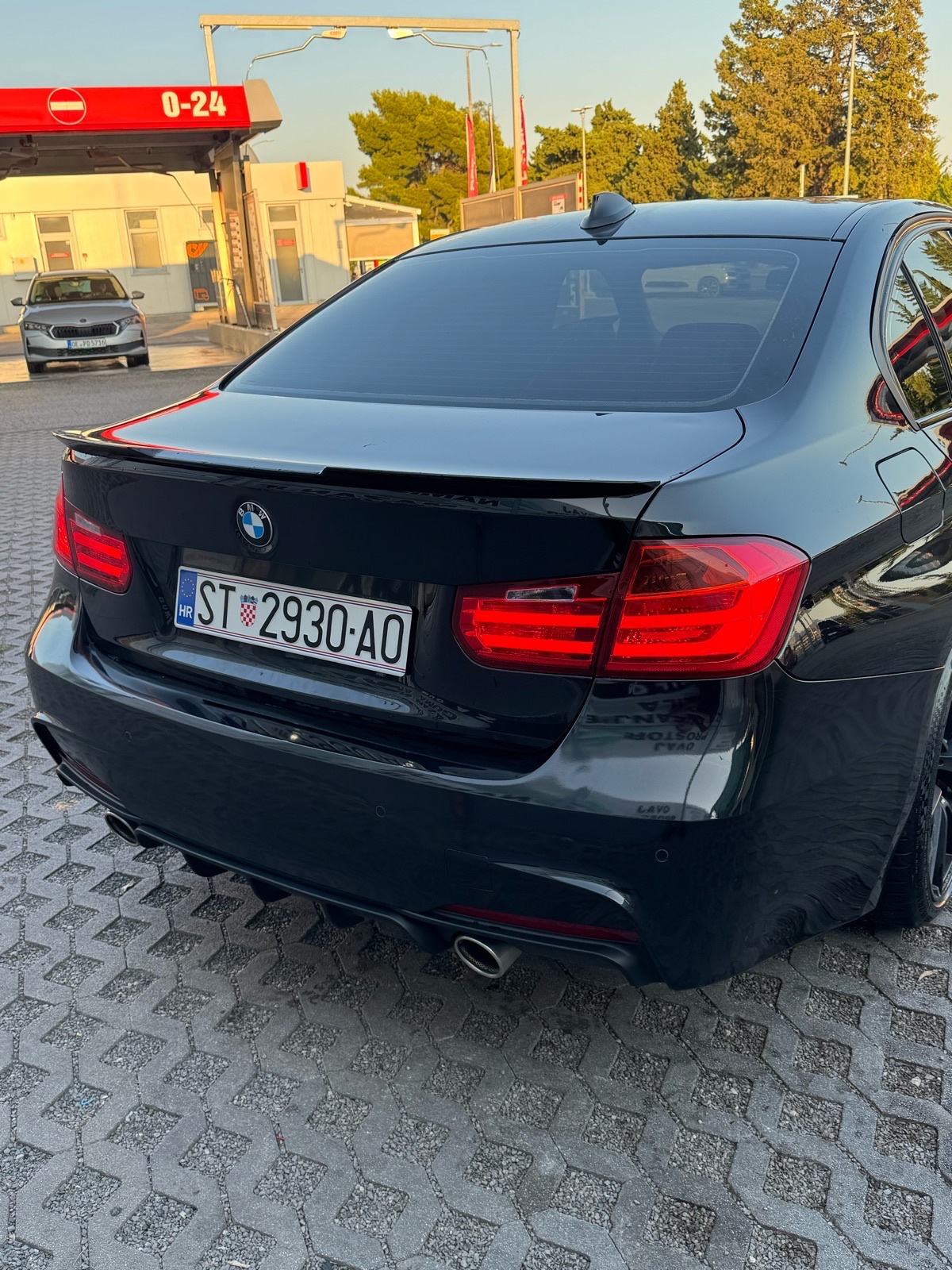 BMW serija 3 318d Sport automatik, fotografija 5