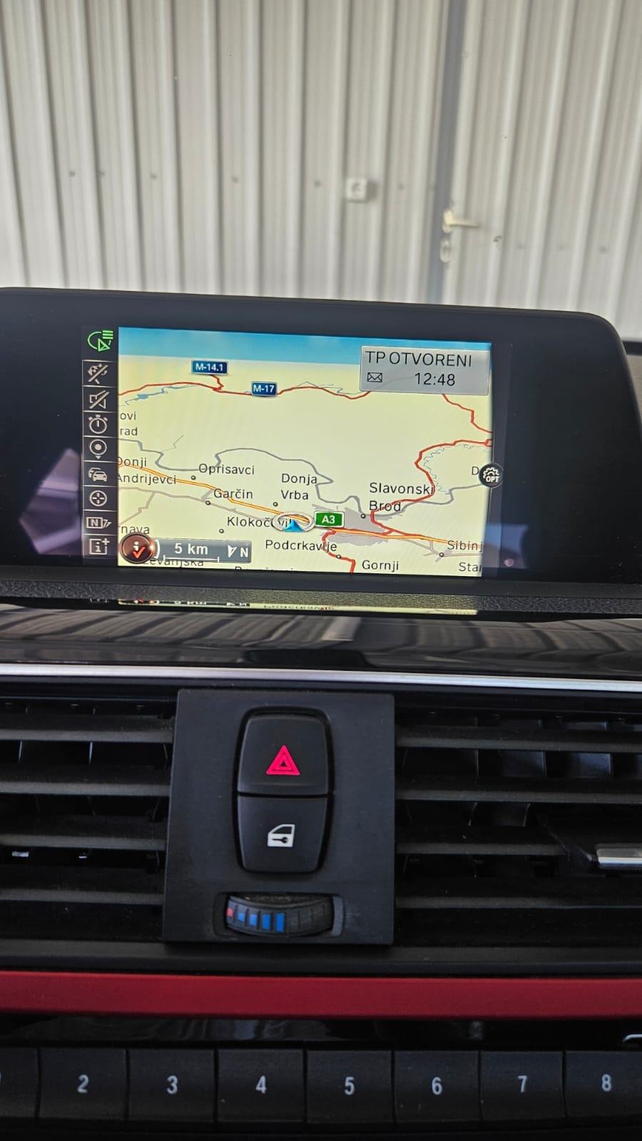 BMW serija 3 318d,sport sjedala,navi,keyless,head-up, fotografija 13