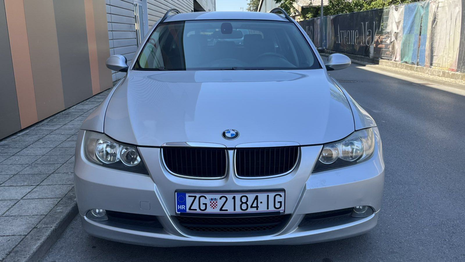 BMW serija 3 318d touring Karavan NAVI, KUKA, KOŽA, TEMPOMAT, KARTICE, pogled izvana - slika 2