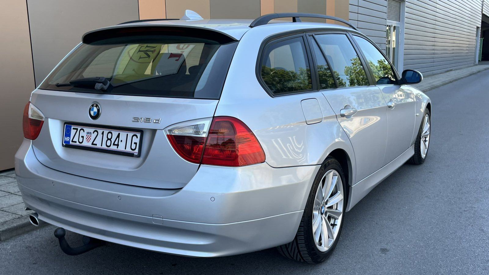 BMW serija 3 318d touring Karavan NAVI, KUKA, KOŽA, TEMPOMAT, KARTICE, pogled izvana - slika 5