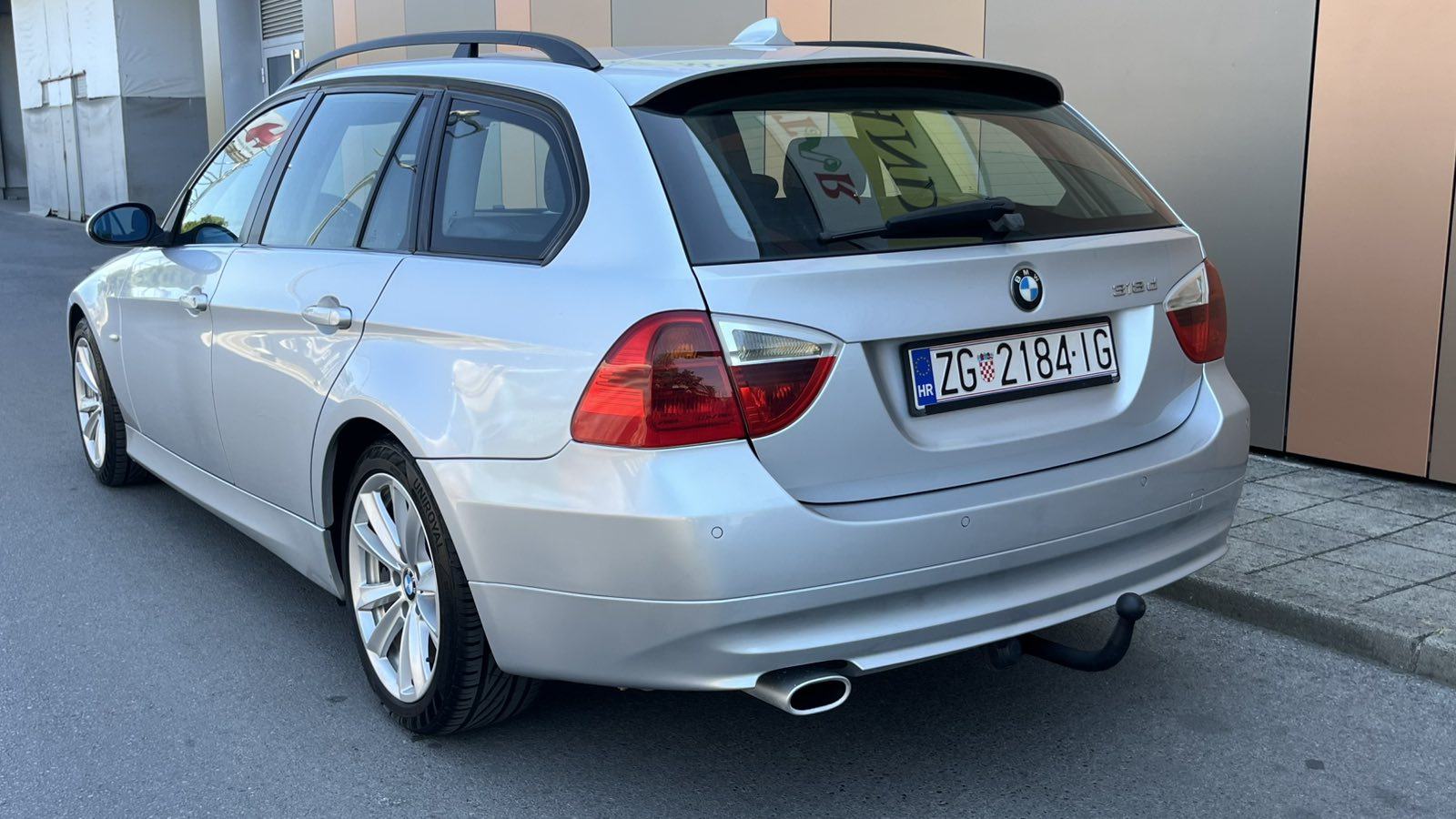 BMW serija 3 318d touring Karavan NAVI, KUKA, KOŽA, TEMPOMAT, KARTICE, pogled izvana - slika 4