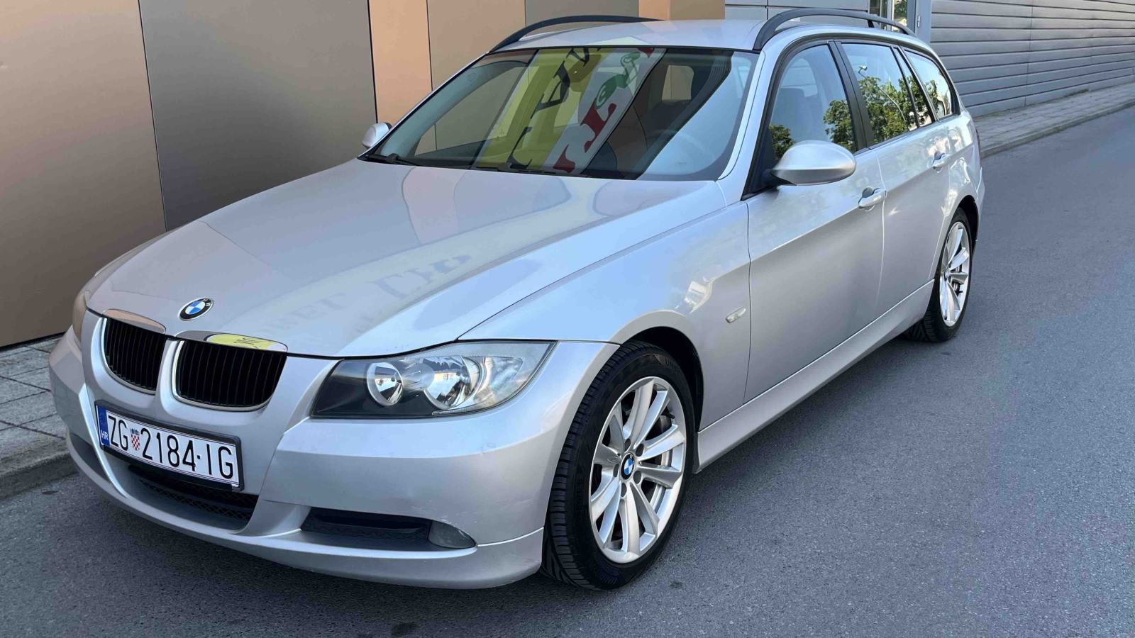 BMW serija 3 318d touring Karavan NAVI, KUKA, KOŽA, TEMPOMAT, KARTICE, pogled izvana - slika 3