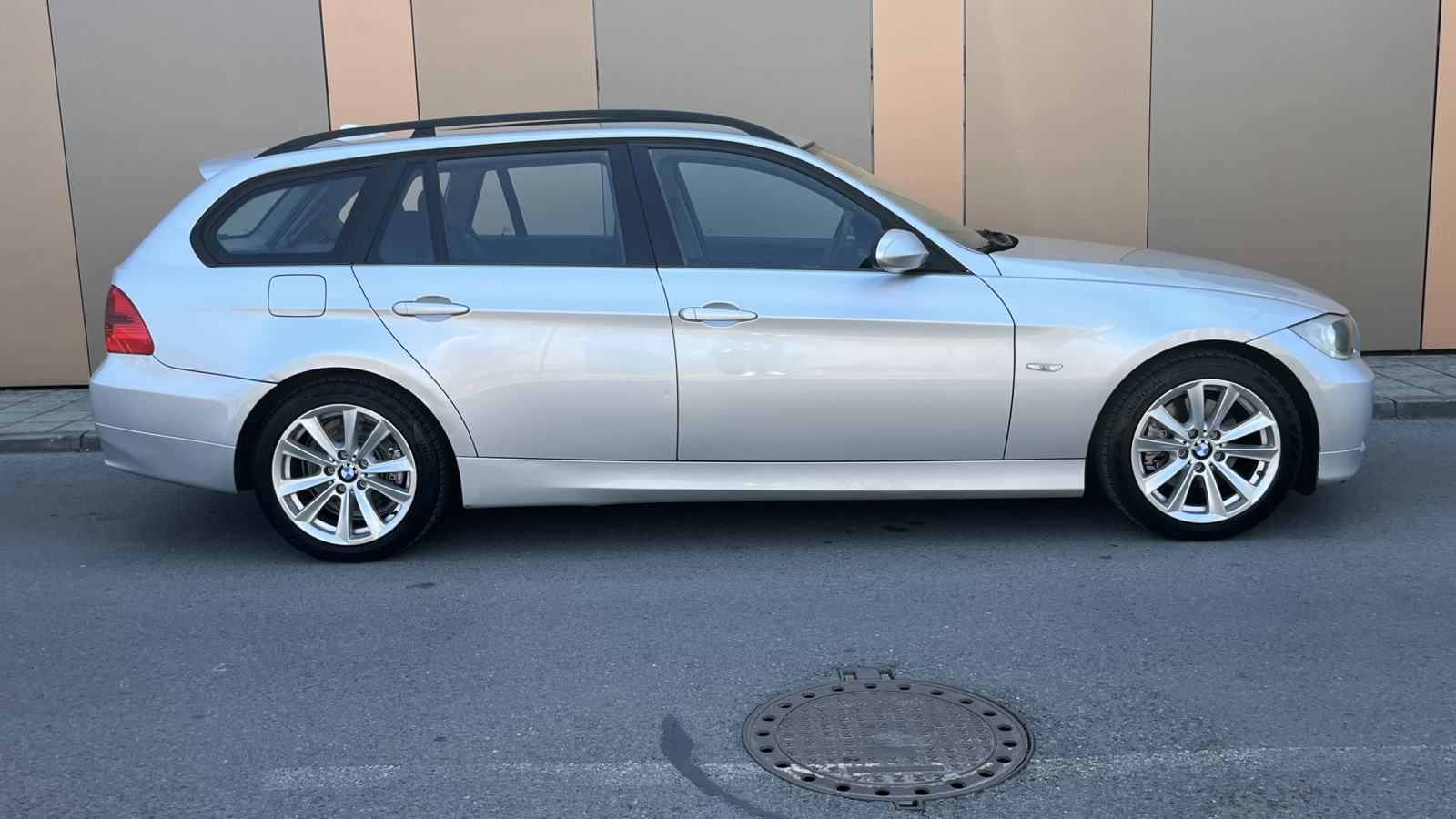 BMW serija 3 318d touring Karavan NAVI, KUKA, KOŽA, TEMPOMAT, KARTICE, fotografija 6