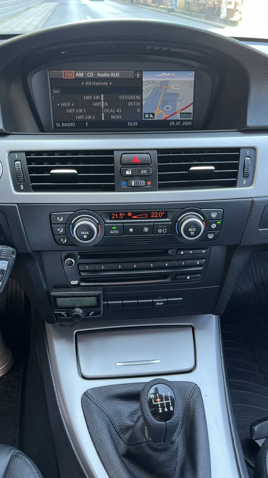 BMW serija 3 318d touring Karavan NAVI, KUKA, KOŽA, TEMPOMAT, KARTICE, fotografija 9