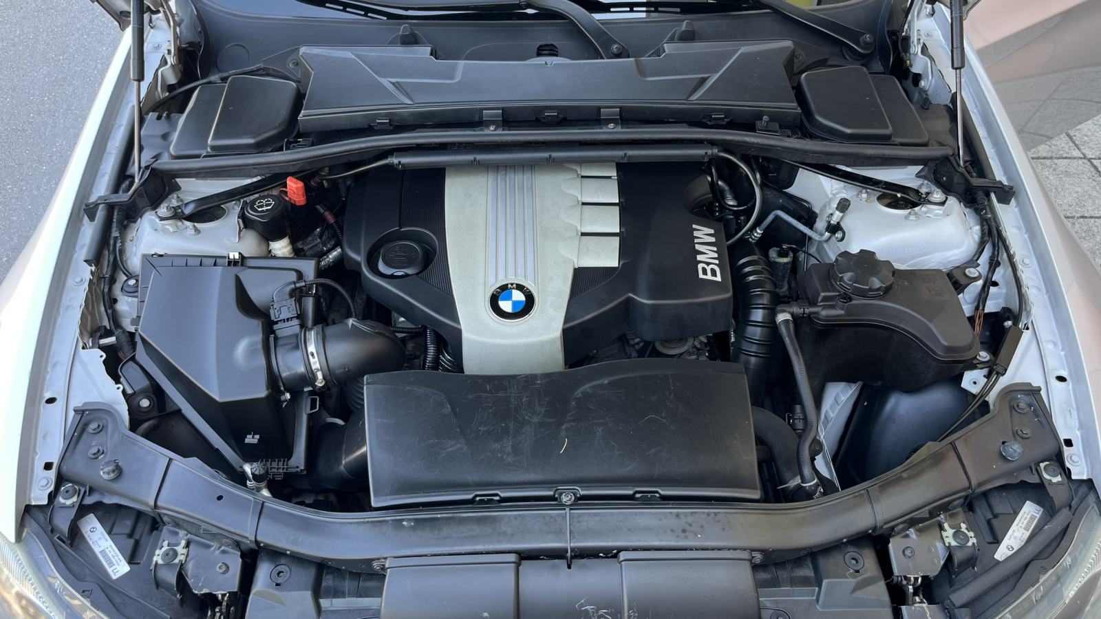 BMW serija 3 318d touring Karavan NAVI, KUKA, KOŽA, TEMPOMAT, KARTICE, fotografija 20
