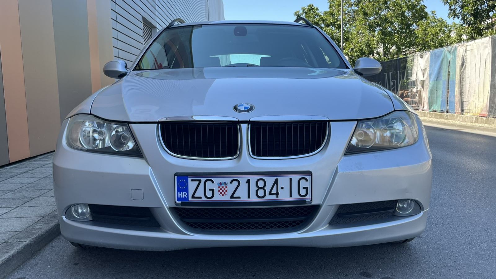 BMW serija 3 318d touring Karavan NAVI, KUKA, KOŽA, TEMPOMAT, KARTICE, pogled izvana - slika 3
