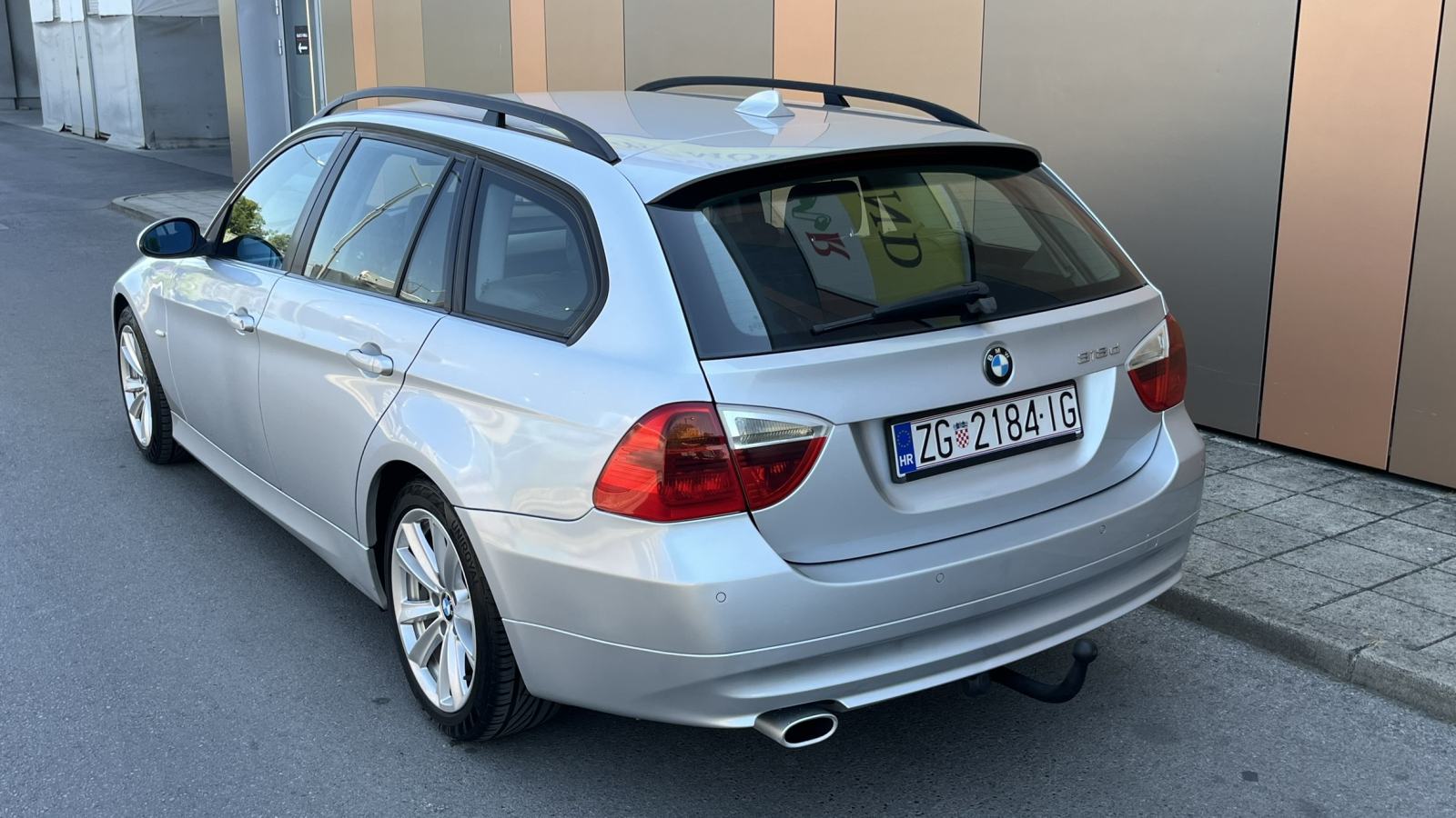 BMW serija 3 318d touring Karavan NAVI, KUKA, KOŽA, TEMPOMAT, KARTICE, pogled izvana - slika 4