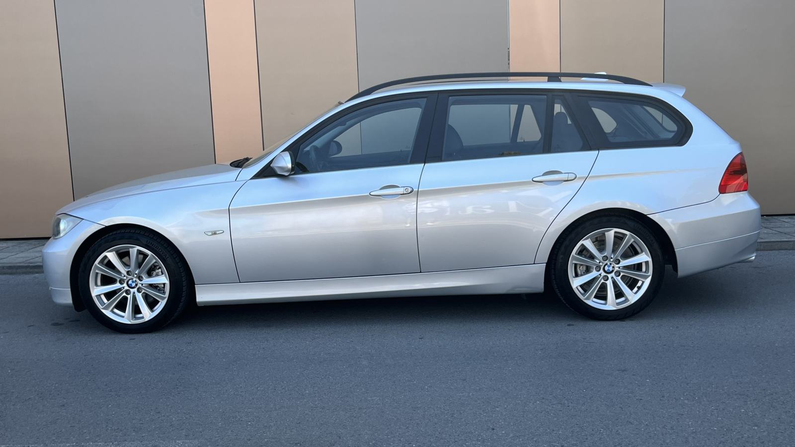 BMW serija 3 318d touring Karavan NAVI, KUKA, KOŽA, TEMPOMAT, KARTICE, fotografija 7