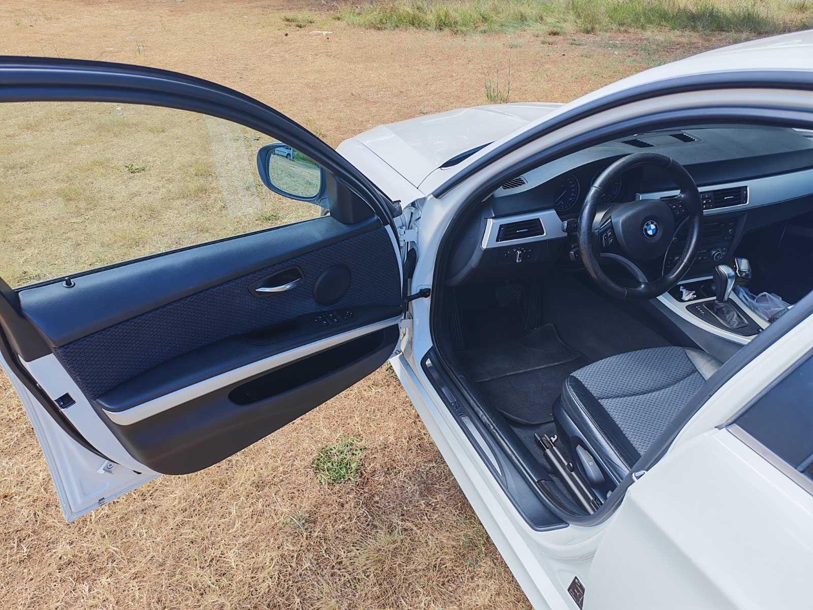 BMW serija 3 318i, automatic, servisna, fotografija 16