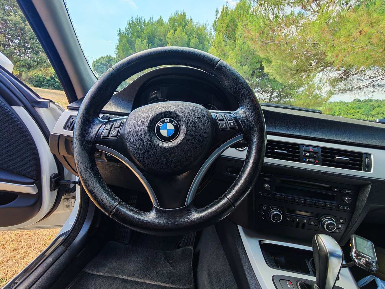 BMW serija 3 318i, automatic, servisna, fotografija 17