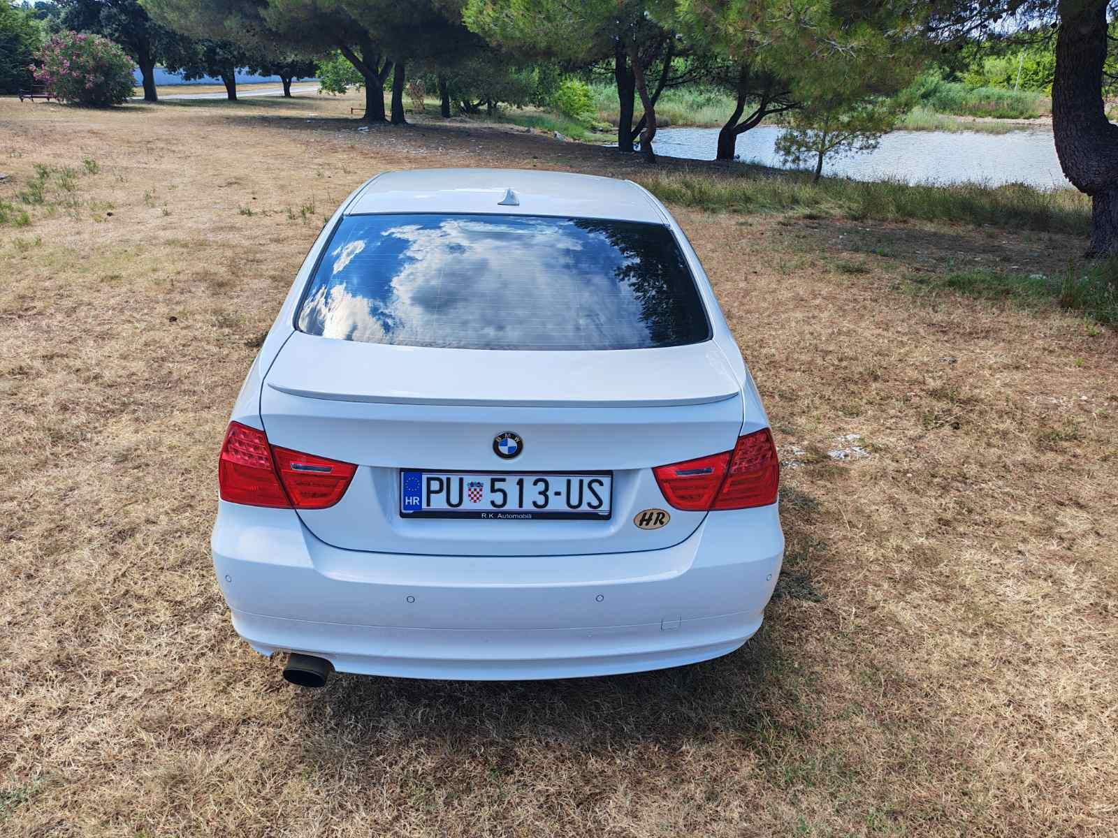 BMW serija 3 318i, automatic, servisna, fotografija 4