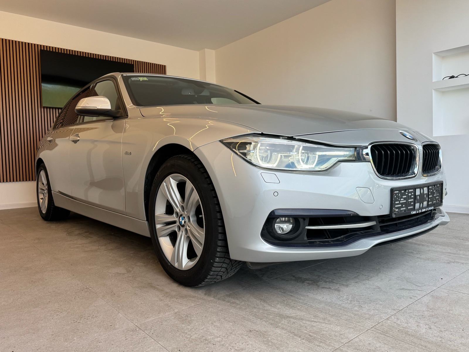BMW 318i Sportline Automatik 2018.; Nije uvoz; Navi; Kamera; Reg 03/27, fotografija 2