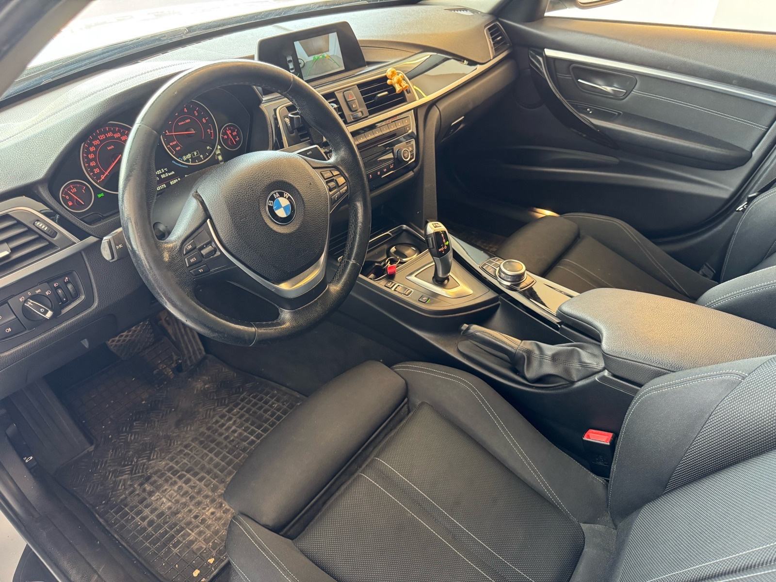 BMW 318i Sportline Automatik 2018.; Nije uvoz; Navi; Kamera; Reg 03/27, fotografija 6