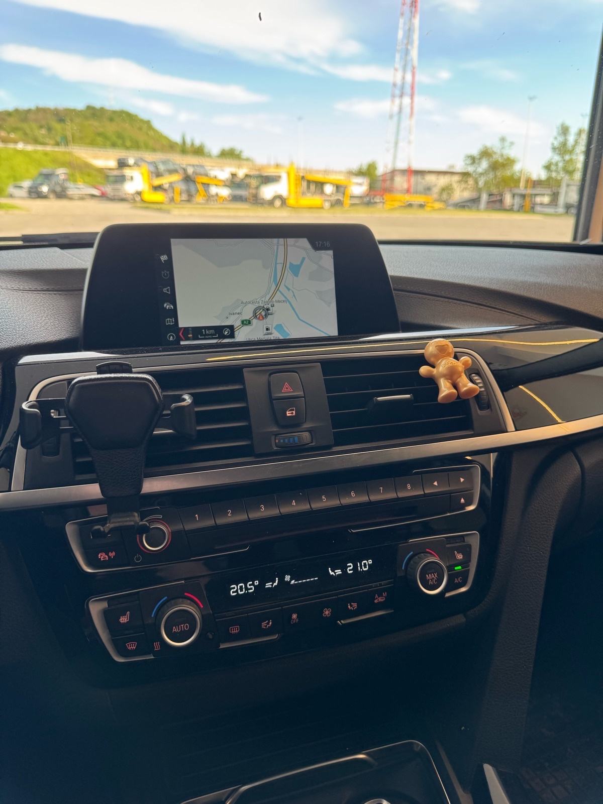 BMW 318i Sportline Automatik 2018.; Nije uvoz; Navi; Kamera; Reg 03/27, fotografija 8