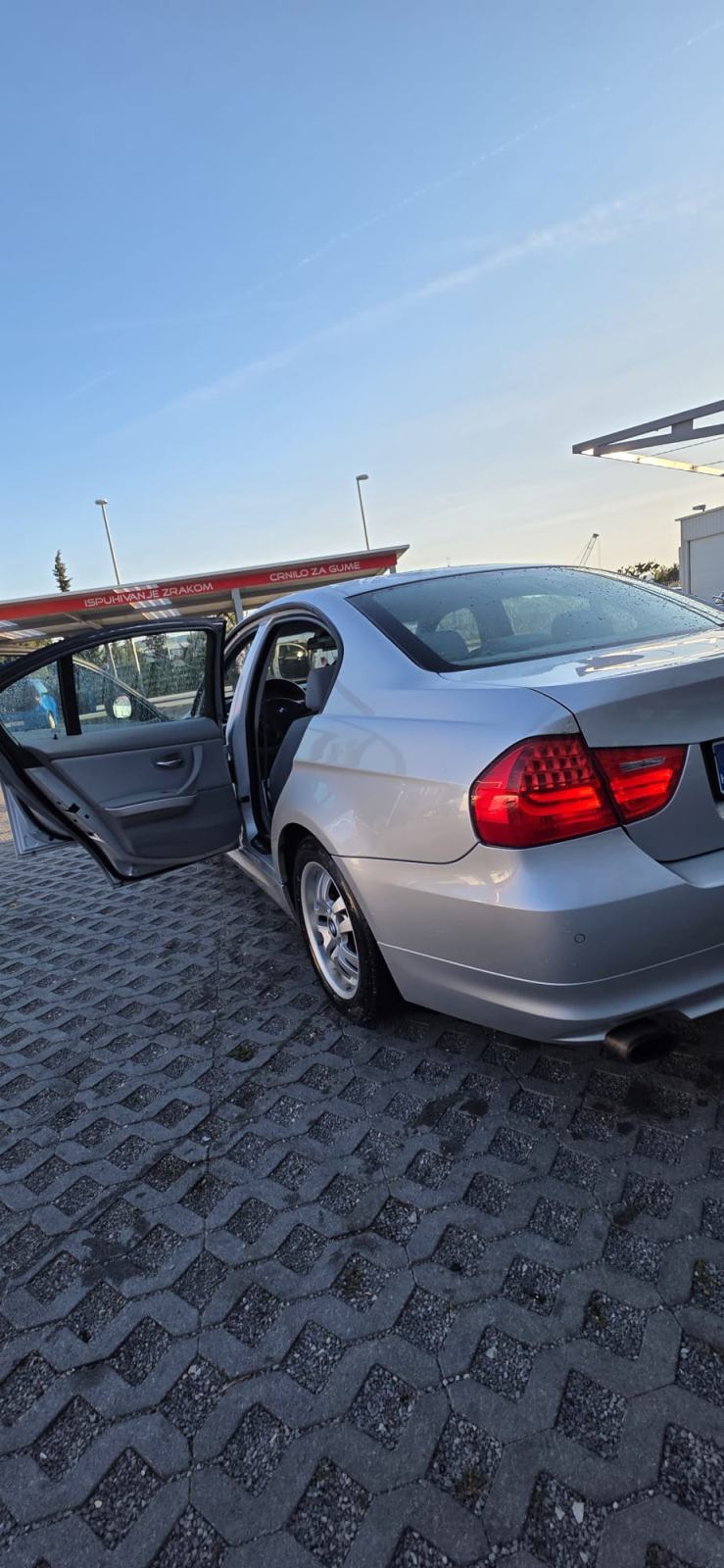 BMW serija 3 318i, fotografija 7