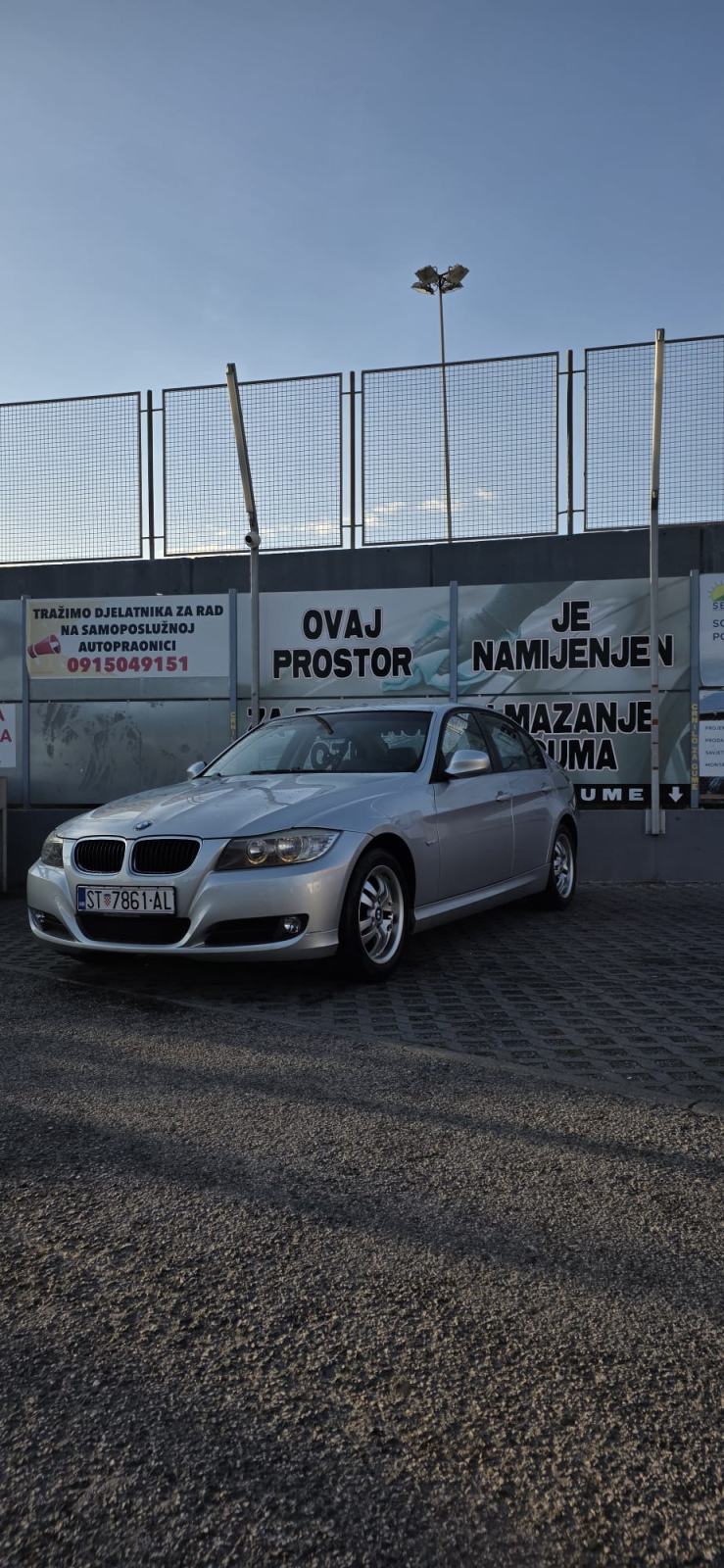 BMW serija 3 318i, fotografija 15