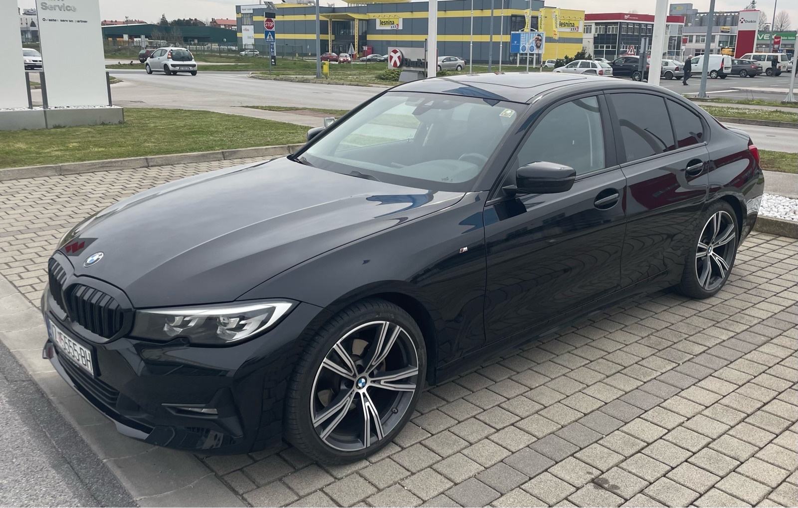 1. vl. BMW 320d Advantage sedan automatic, mild-hybrid, fotografija 1