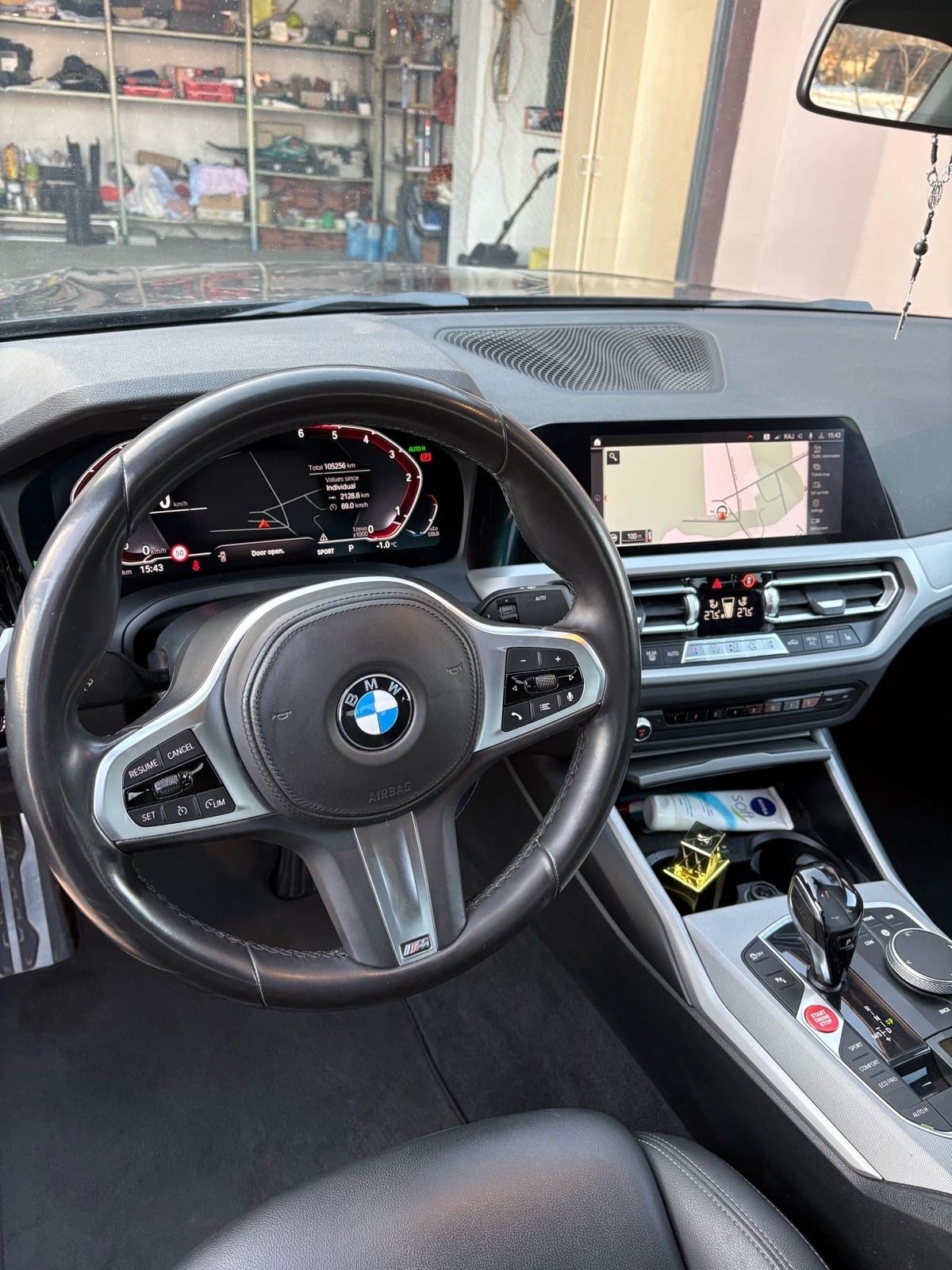 1. vl. BMW 320d Advantage sedan automatic, mild-hybrid, fotografija 9