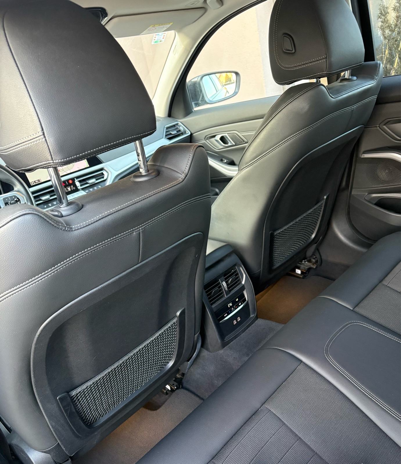 1. vl. BMW 320d Advantage sedan automatic, mild-hybrid, fotografija 11