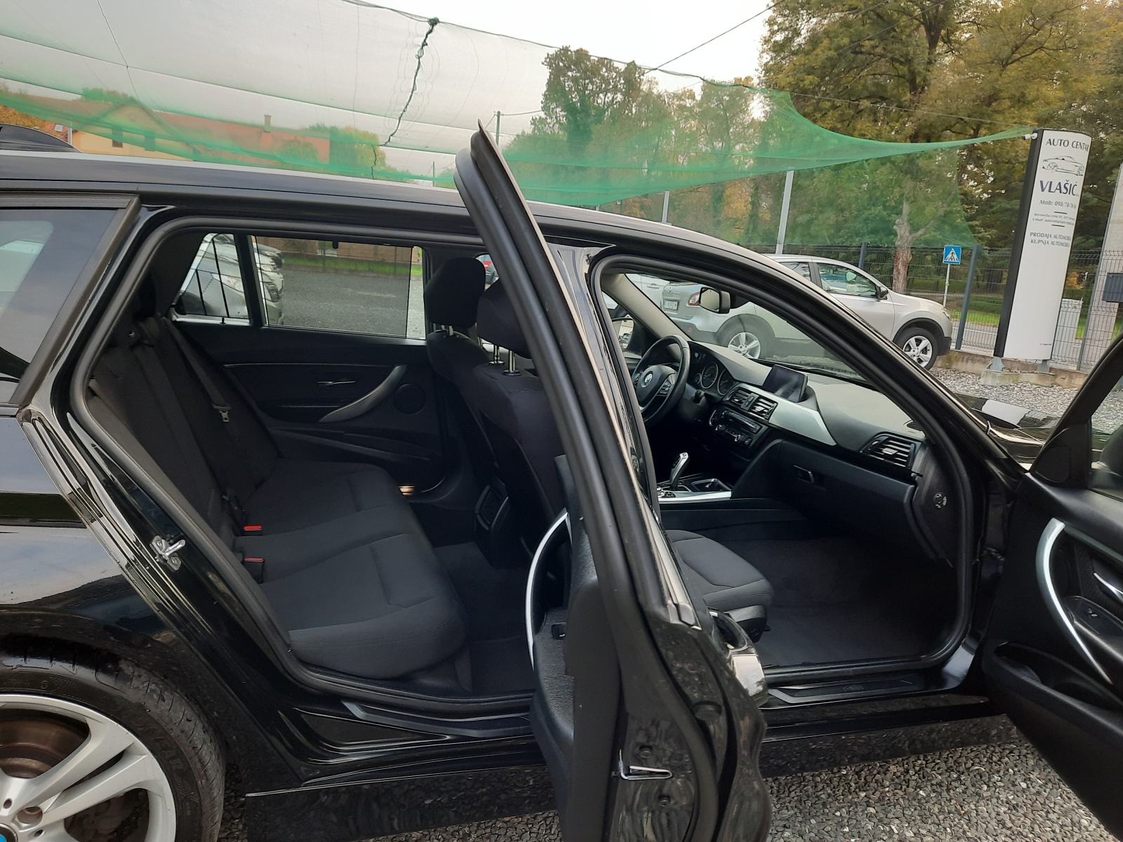 BMW serija 3 320d automatik-PUNO OPREME,ODLIČAN AUTO !, fotografija 11