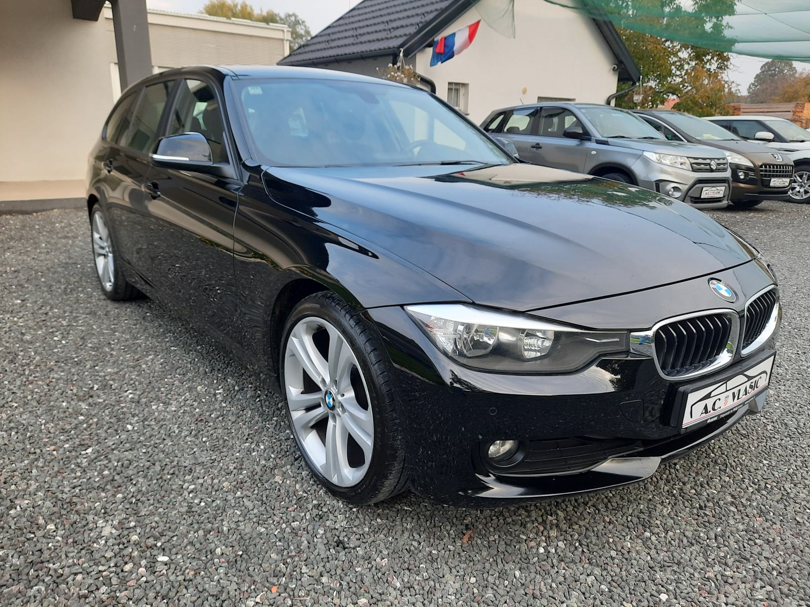 BMW serija 3 320d automatik-PUNO OPREME,ODLIČAN AUTO !, fotografija 3