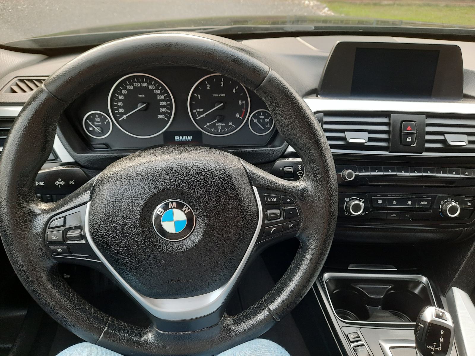 BMW serija 3 320d automatik-PUNO OPREME,ODLIČAN AUTO !, fotografija 16