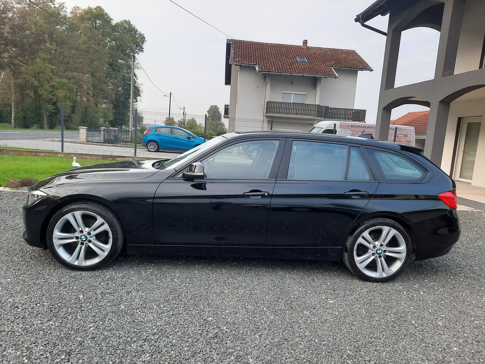 BMW serija 3 320d automatik-PUNO OPREME,ODLIČAN AUTO !, fotografija 6
