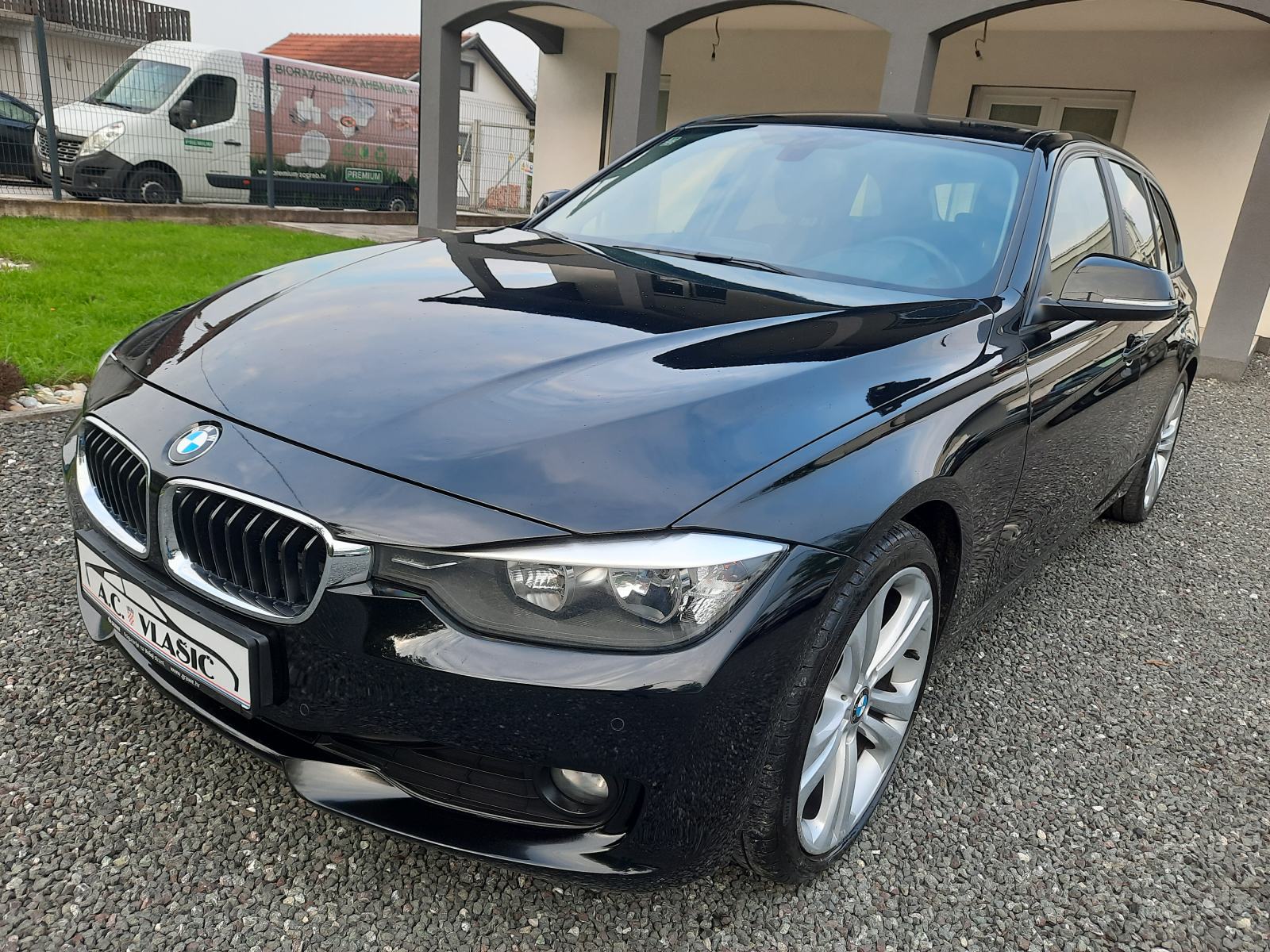 BMW serija 3 320d automatik-PUNO OPREME,ODLIČAN AUTO !, fotografija 7