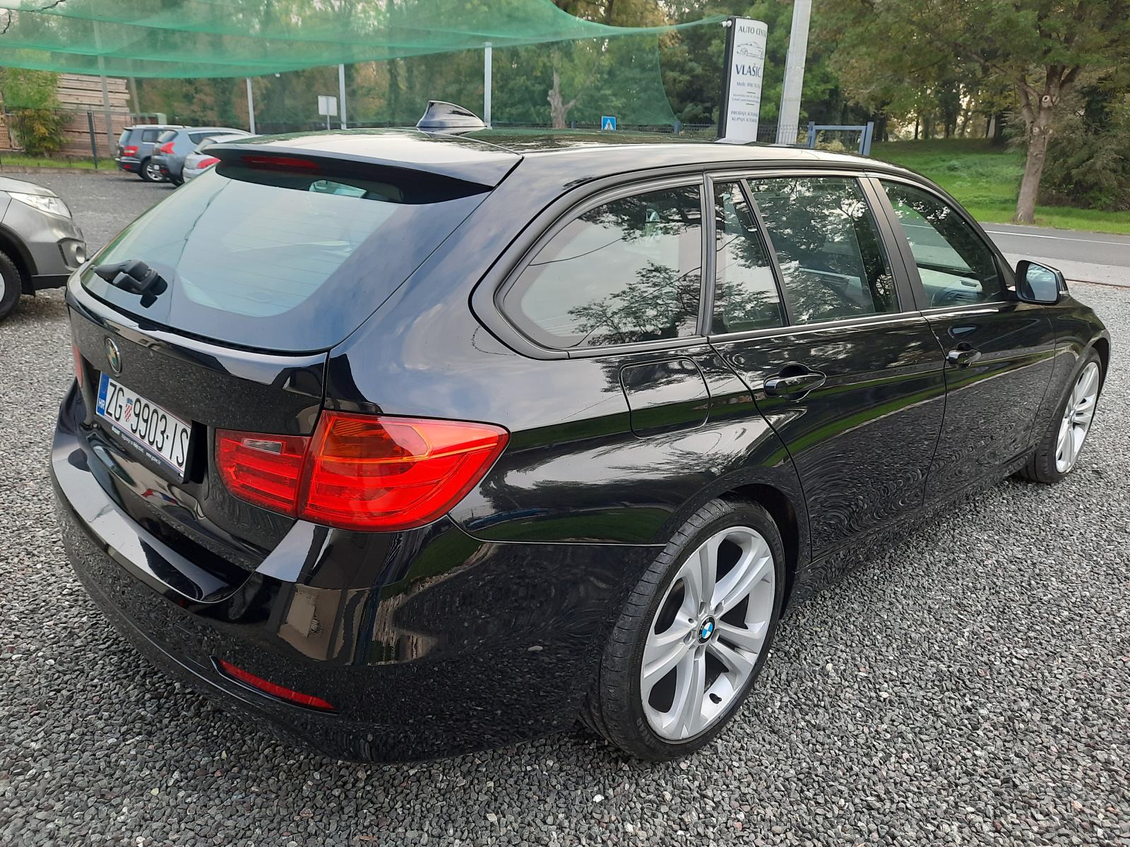 BMW serija 3 320d automatik-PUNO OPREME,ODLIČAN AUTO !, fotografija 8