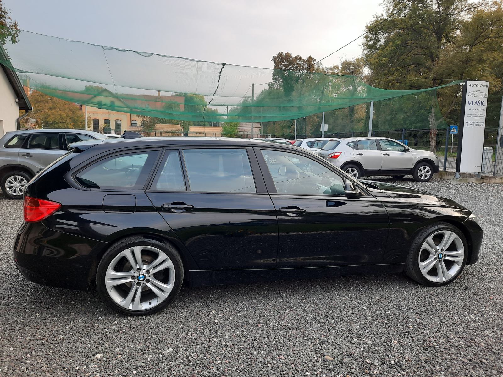 BMW serija 3 320d automatik-PUNO OPREME,ODLIČAN AUTO !, fotografija 9