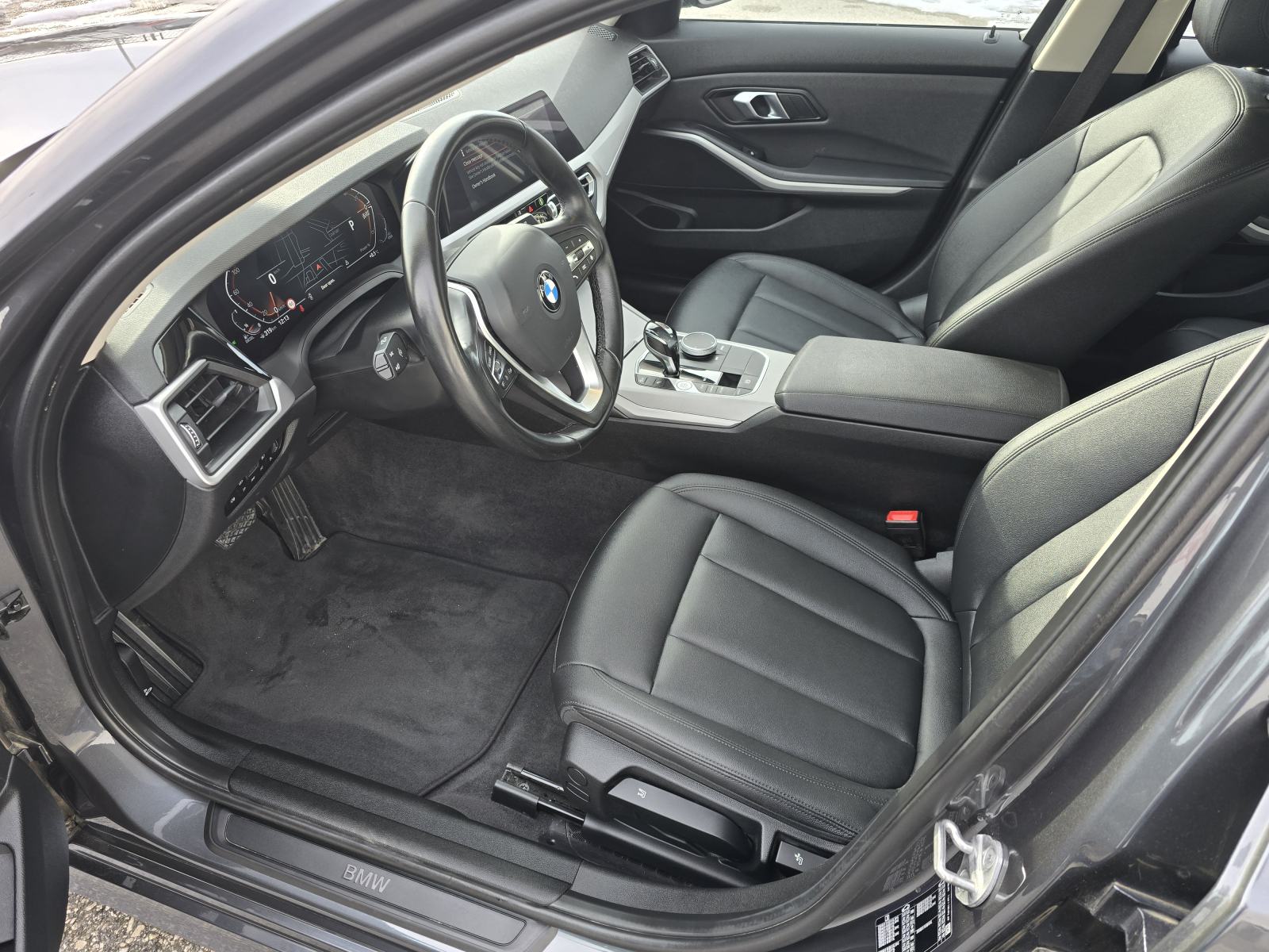 BMW serija 3 320d automatik, LED, Navi, alu felge, servisna, u PDV-u!, fotografija 9