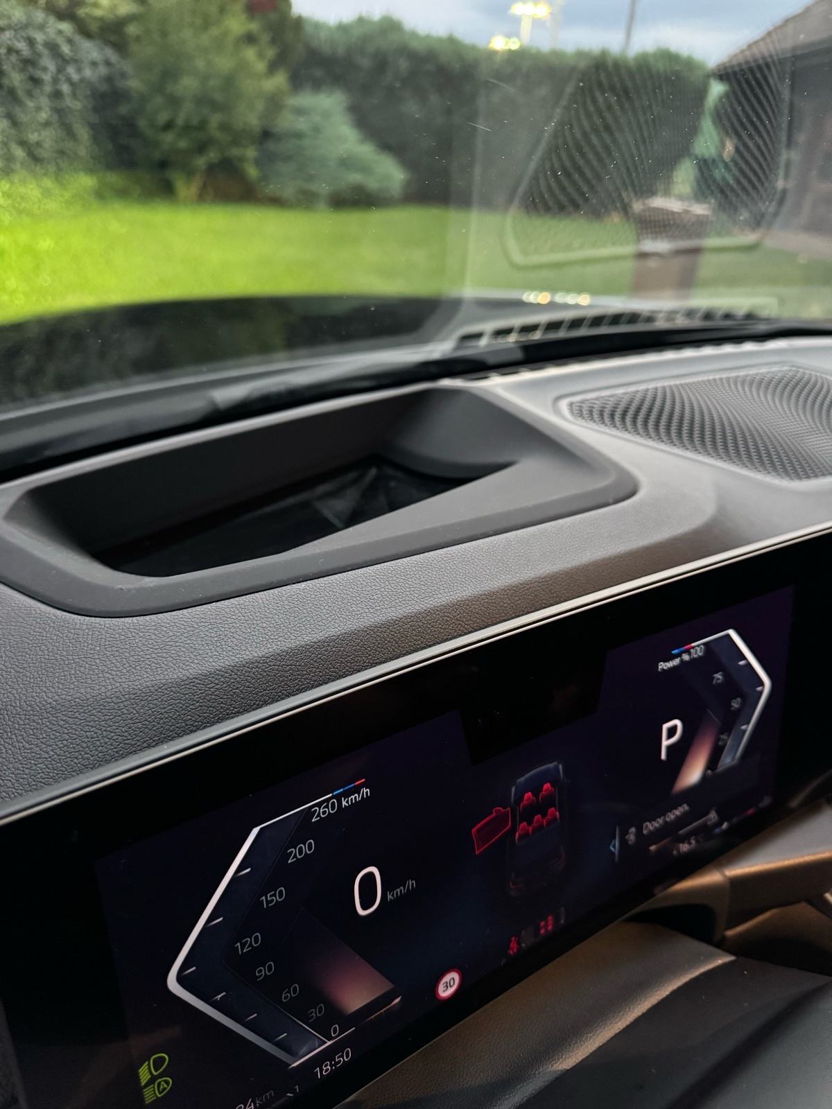 BMW 320d Mpaket xDrive / PDV / Head up, fotografija 13
