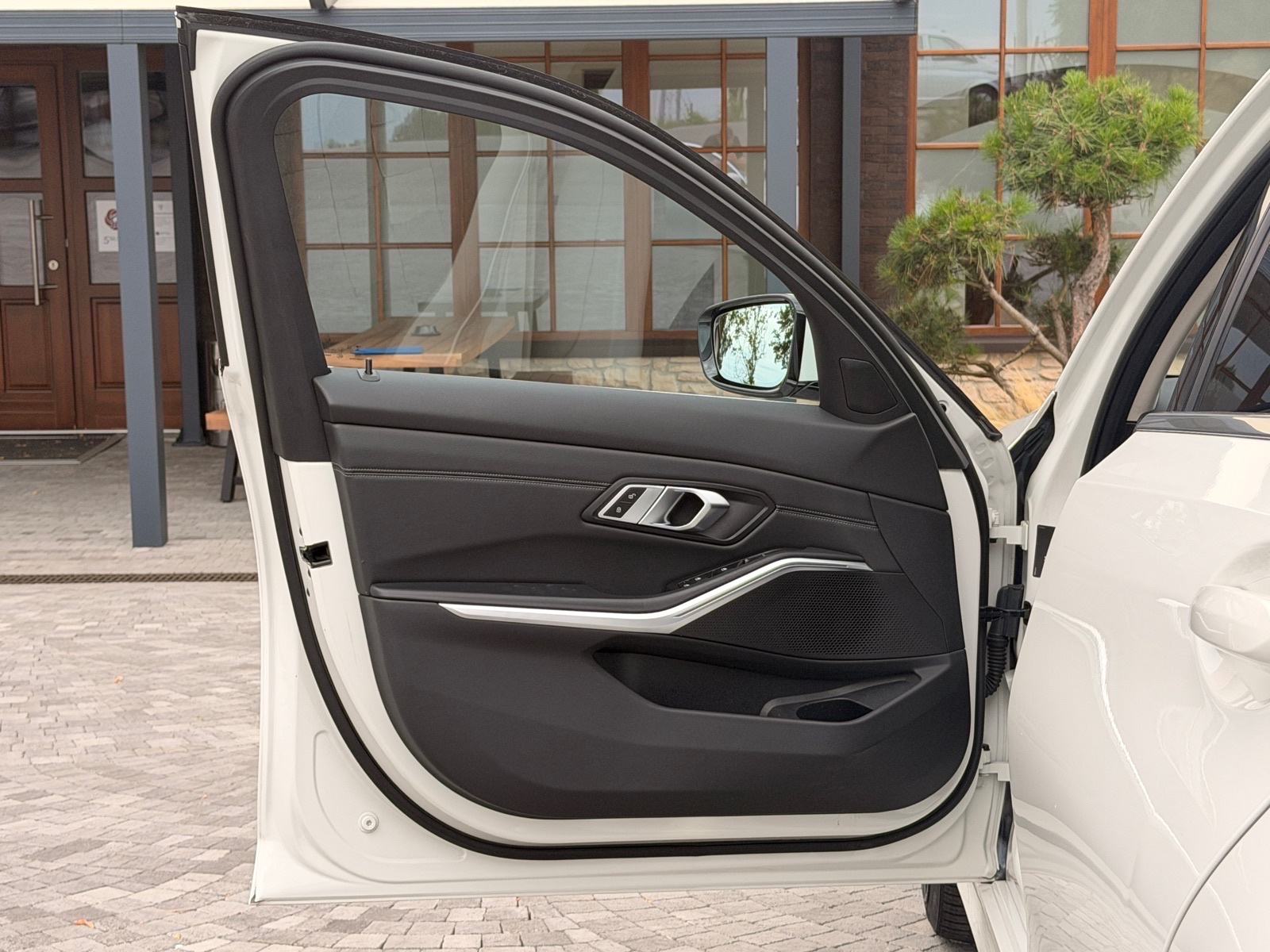 BMW SERIJA 3 320d AUTOMATIK,NAVI,VIRTUAL,ACC,REG.GOD.,SERVISNA, fotografija 8