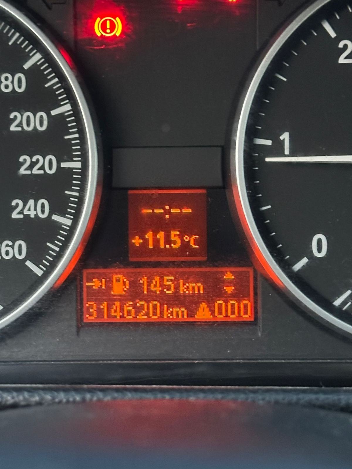 BMW serija 3 320d E90, koža, klima, registriran, fotografija 20